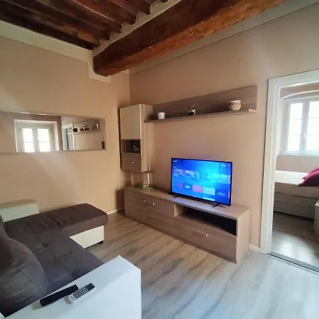 Casa Toscanella